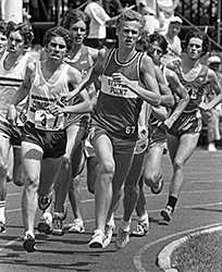 Keith Hanson (Stevens Piont, WI) leads