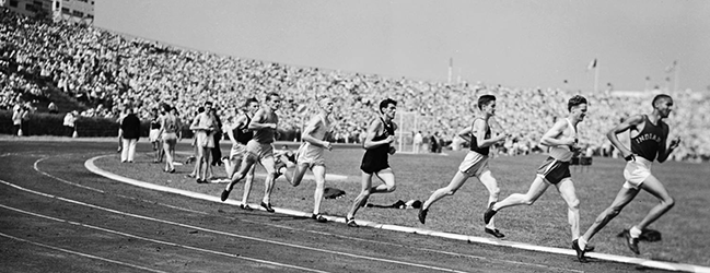 Zamperini in the middle of the pack